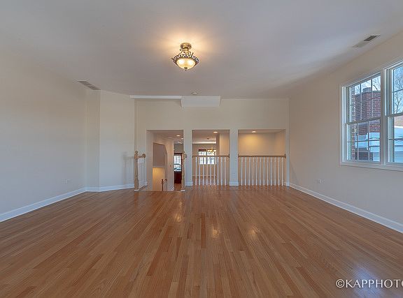 3rd image of 1642 Linden St