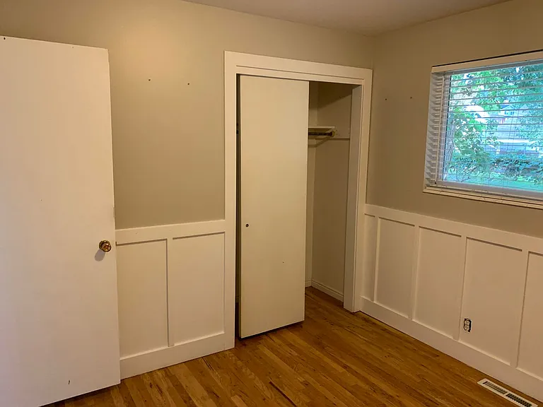 550 E 250 N — Photo 28