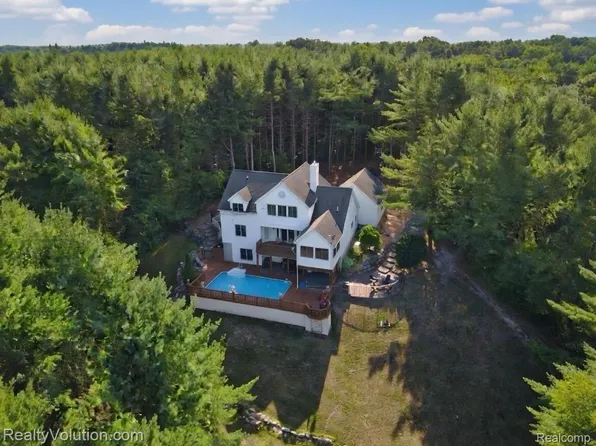 3597 Lippincott Rd, Lapeer, MI 48446