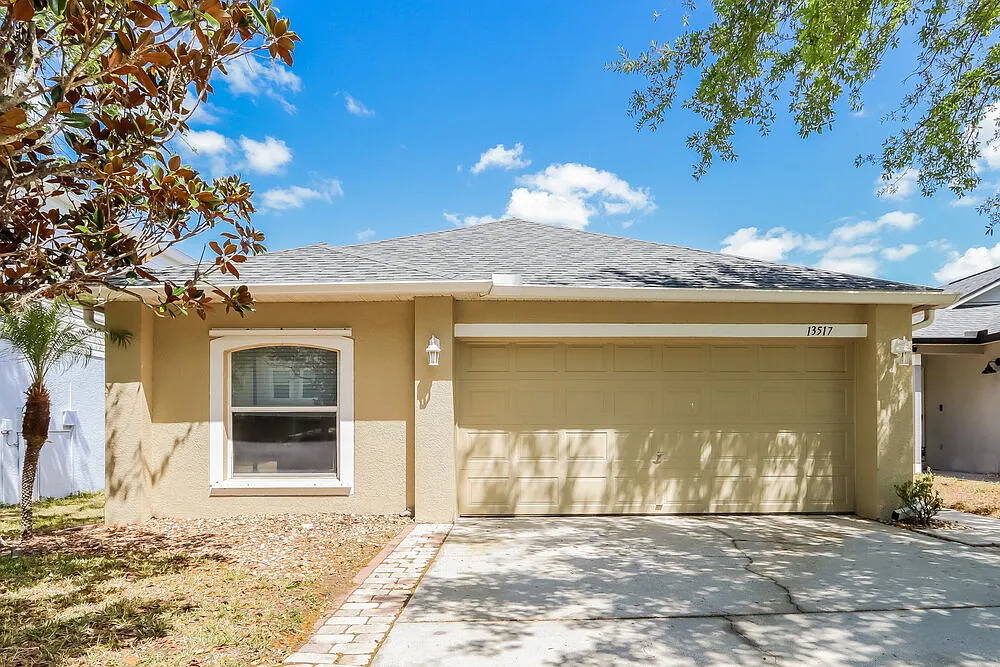 3 bed, 2.0 bath, 1292 sqft, $1,995 — Photo 1