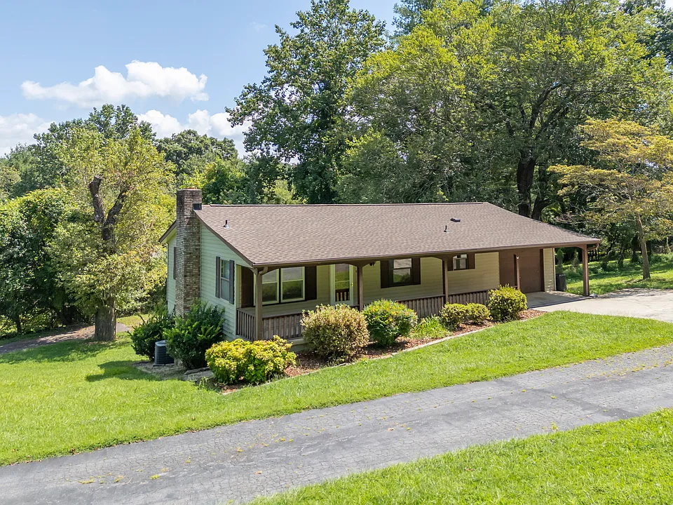 24 Canter Ct