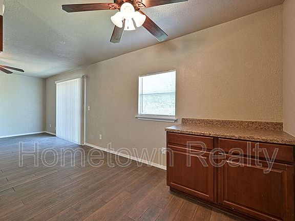 5th image of 629 Lloyd Ave