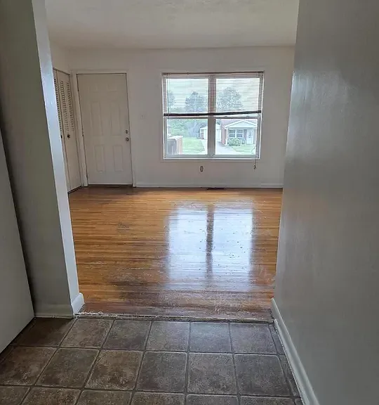 1021 Saint Martins Ave — Photo 4