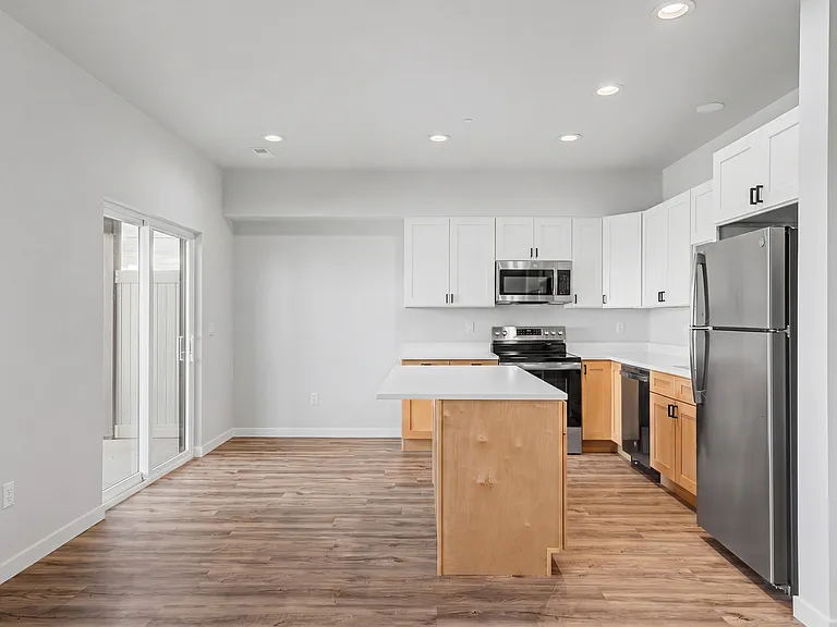 1311 NE 2nd Ave #1-5 — Photo 15