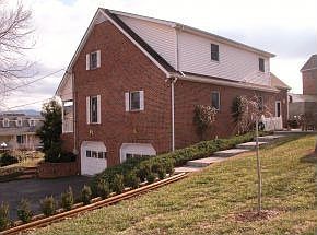 3rd image of 820 Lizabeth Dr