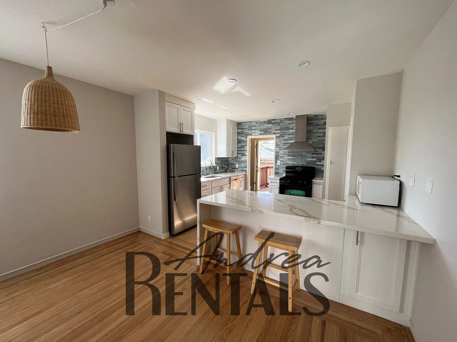 3 bed, 1271 sqft, $4,500 — Photo 4
