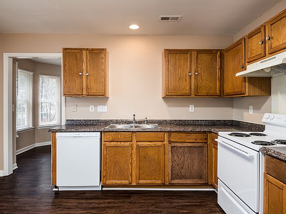 5th image of 951 Grass Hollow Ct