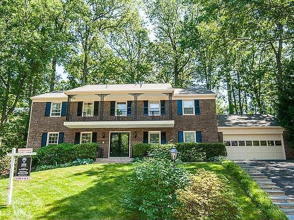 2nd image of 8919 Lynnhurst Dr