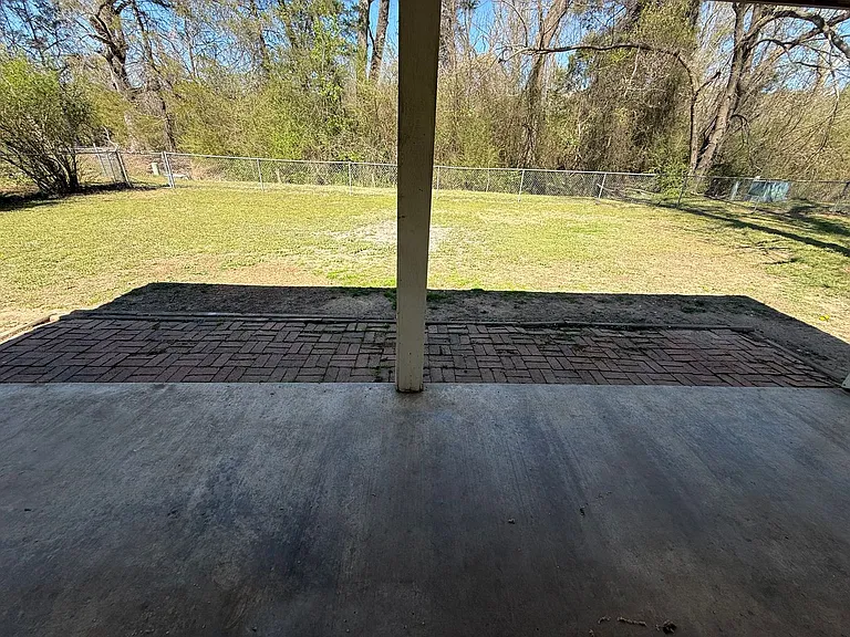 2302 Brookhaven Dr — Photo 11