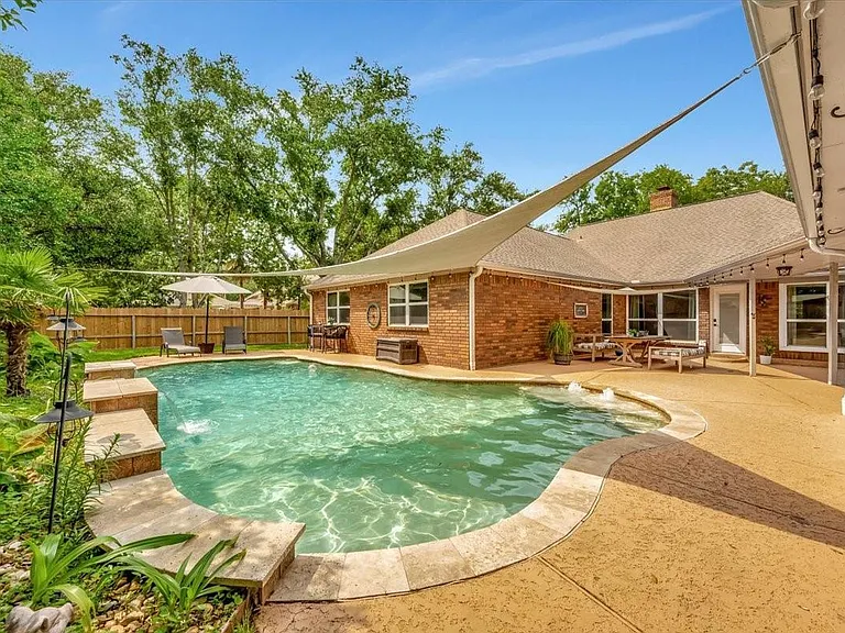 15402 Willow Shores Dr — Photo 2