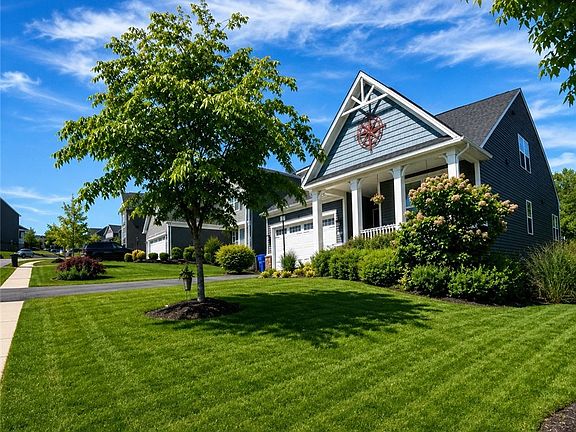 4th image of 203 Foxtail Cir