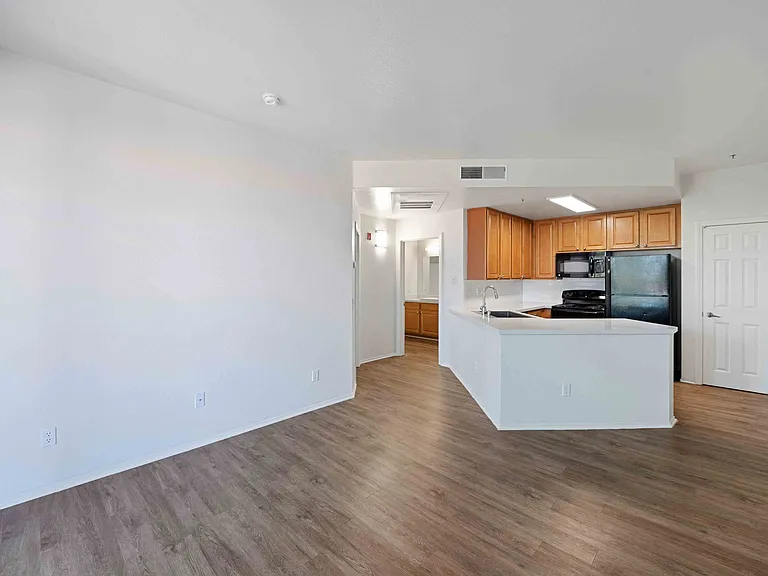 IMT Stevenson Ranch — Photo 16