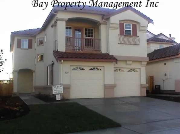 1124 Cobblestone St, Salinas, CA 93905