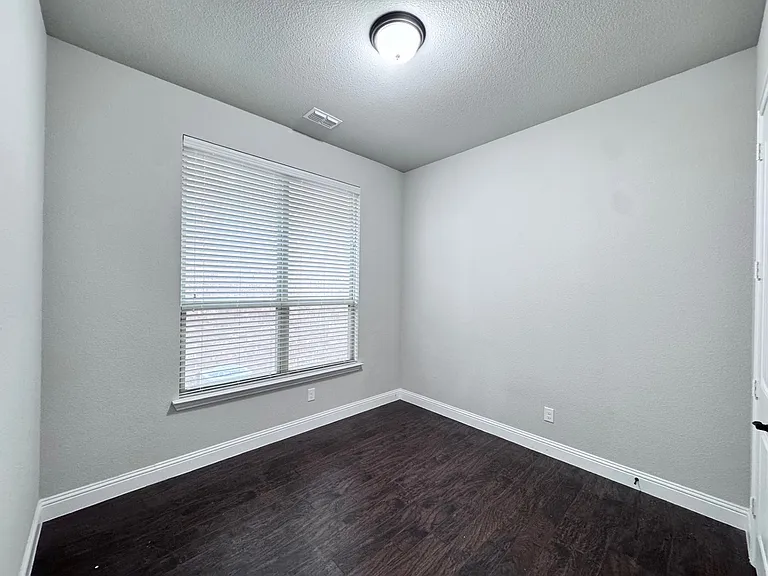 311 Lexington Ave — Photo 16