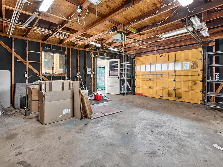 21 Aspenwood Dr — Photo 37