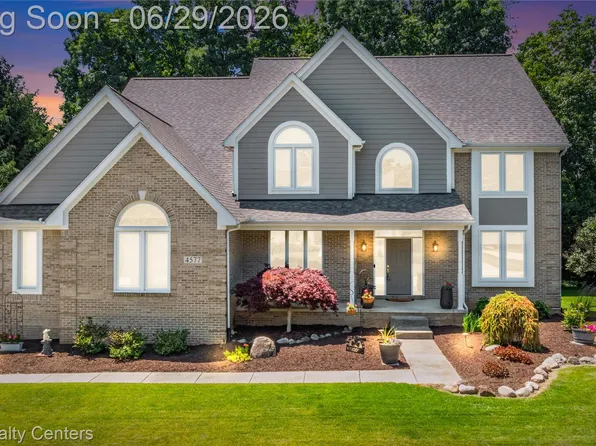 4577 Darlene Dr, Commerce Township, MI 48382