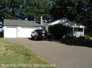 1323 Burke Ave W, Roseville, MN 55113