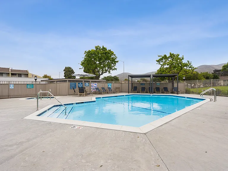 Oceanwood Apartments — Photo 23