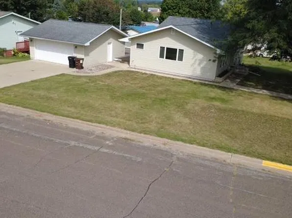 101 N Robert St, Mabel, MN 55954