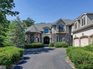 10 Forrest Hills Dr, Voorhees, NJ 08043