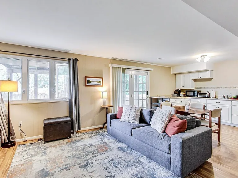 4704 Lance Ct — Photo 32