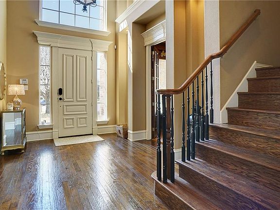 2nd image of 810 Gateshead Ct