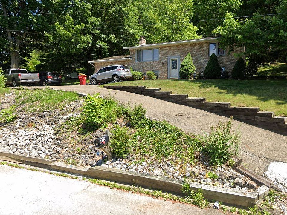 2nd image of 210 Ridgewood Blvd