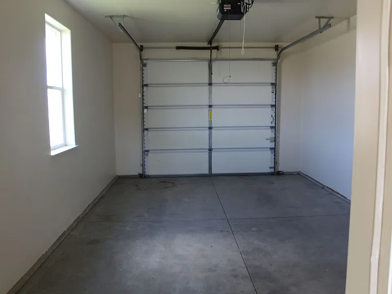 304 Willow St — Photo 3