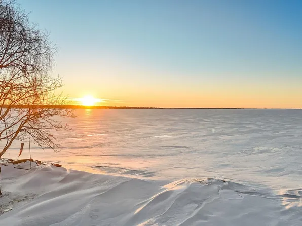 2959 Sunset Point Ln, Oshkosh, WI 54904