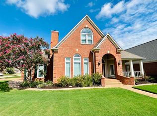 1356 Rain Lake Ln E, Collierville, TN 38017