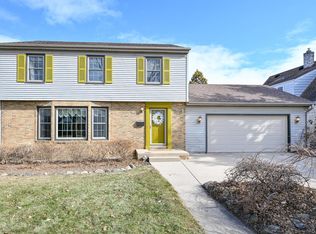 3220 S 44th St, Greenfield, WI 53219