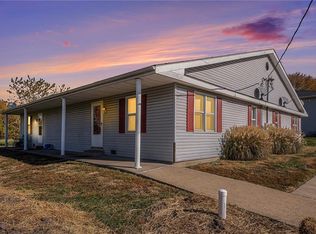 1100 Colonial Dr, Lathrop, MO 64465