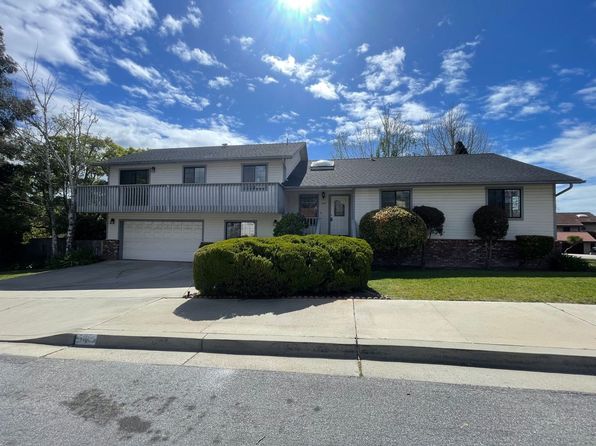 1095 Robin Cir