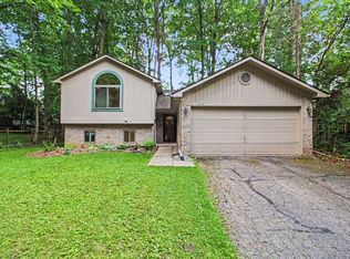 3260 Olde Hickory Pl, Ann Arbor, MI 48104