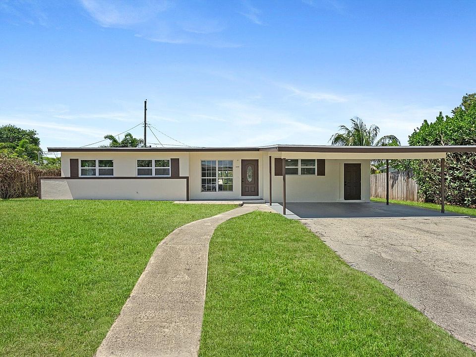 1st image of 1449 Hillcrest Drive