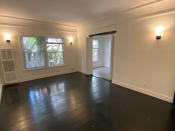4th image of 1355 N Gardner St #105
