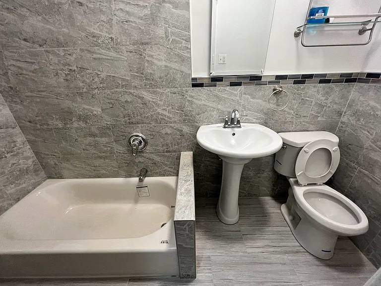 60-48 68th Ave #3R — Photo 9