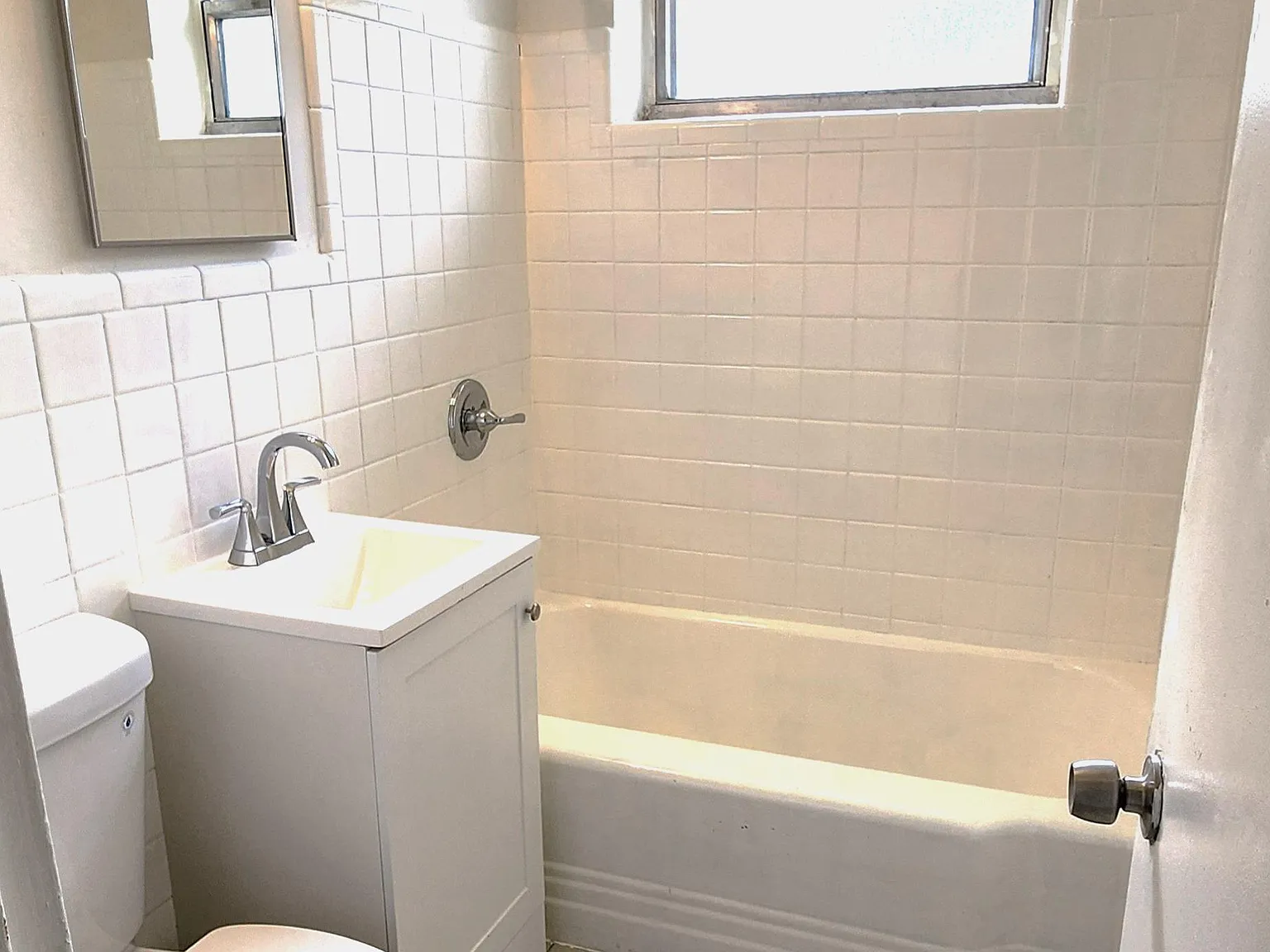 1 bed, 450 sqft, $1,350 — Photo 3