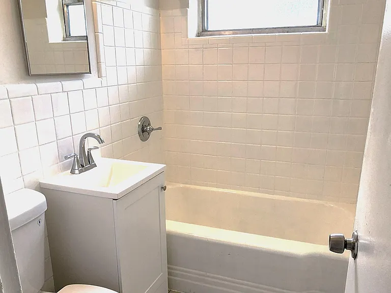355 NE 80th Ter #C — Photo 3