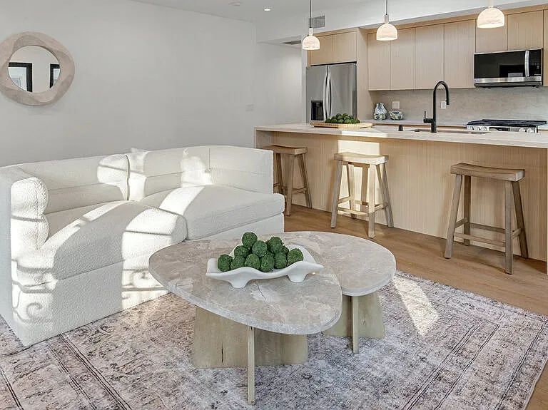 132 S Oakhurst Dr #3 — Photo 4