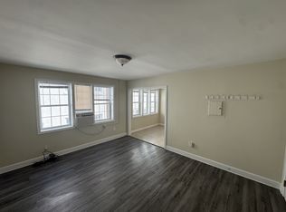 124 E 3rd Ave APT 11, Ranson, WV 25438