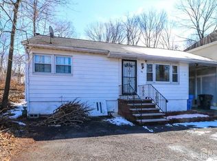 96 Wood Ave, Iselin, NJ 08830