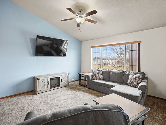 4th image of 102 Rolling Vista Pl