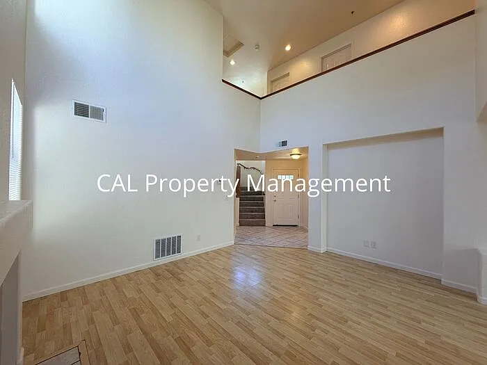 1159 Cobblestone St — Photo 5