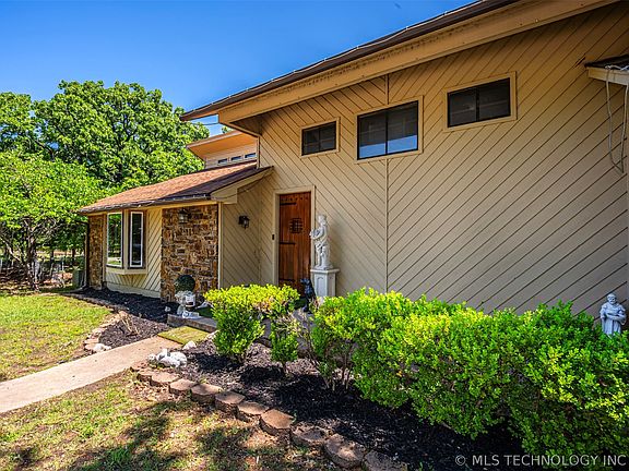 2nd image of 2603 Ponderosa Rd