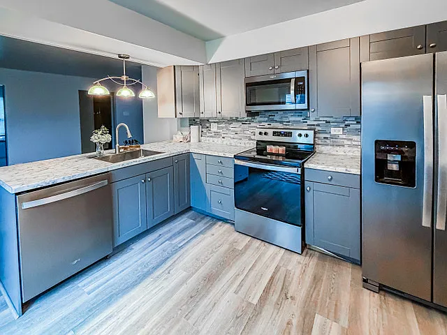 939 Chase Ct — Photo 3