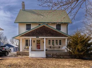 817 Iowa Ave, Holton, KS 66436