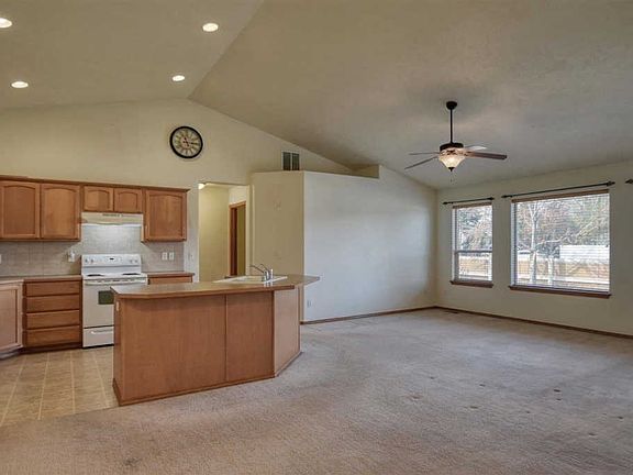 4th image of 18707 E Augusta Ct