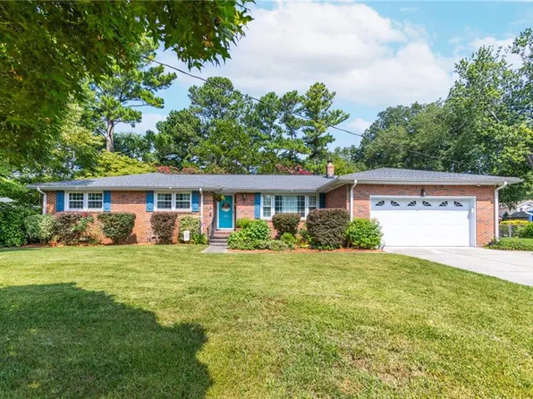 661 Green Valley Dr, Virginia Beach, VA 23462