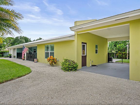 4th image of 920 SE Krueger Parkway